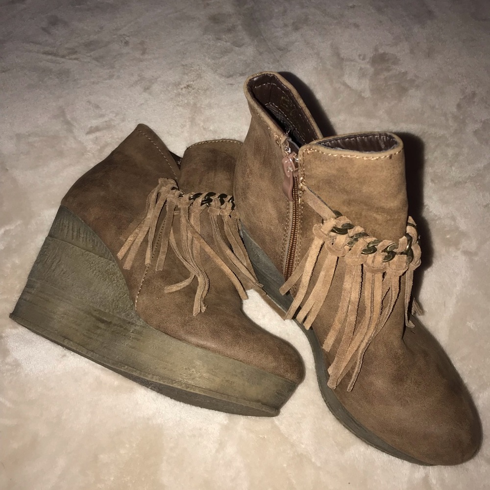 Women’s shoes